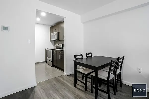 Rented by Bond New York | media 3