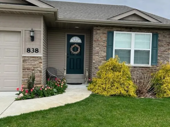 838 Daisy Cir NE, Demotte, IN 46310