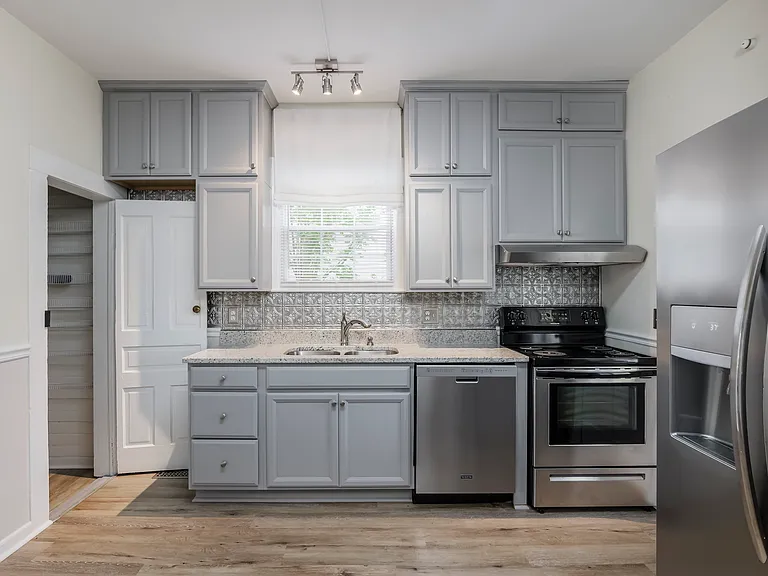 206 Oliver St — Photo 3
