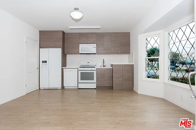 806 Venice Blvd — Photo 10