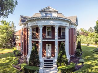 1203 Mount Curve Ave, Minneapolis, MN 55403