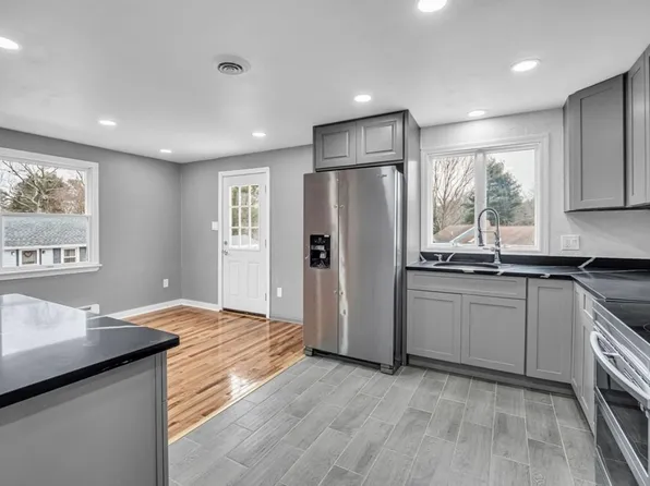 441 Summer St APT 2, East Bridgewater, MA 02333