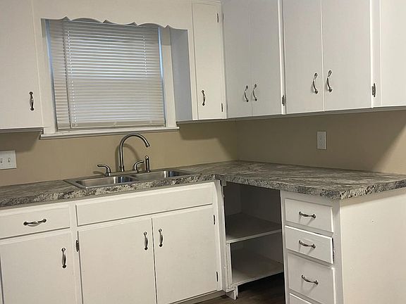 4th image of 2653 Merrimac Blvd