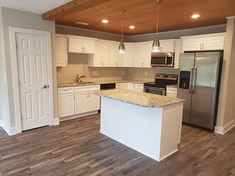 182 Pine Hollow Rd — Photo 5