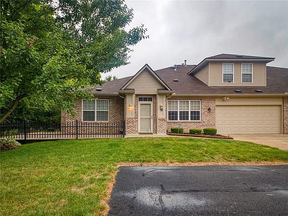 3rd image of 6872 Park Square Dr B