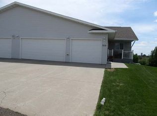 725 Brome Loop, Bismarck, ND 58503