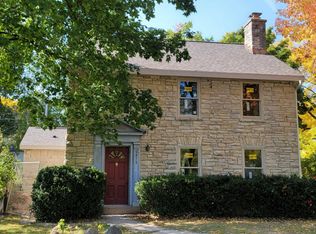 4975 N Woodruff Ave, Whitefish Bay, WI 53217