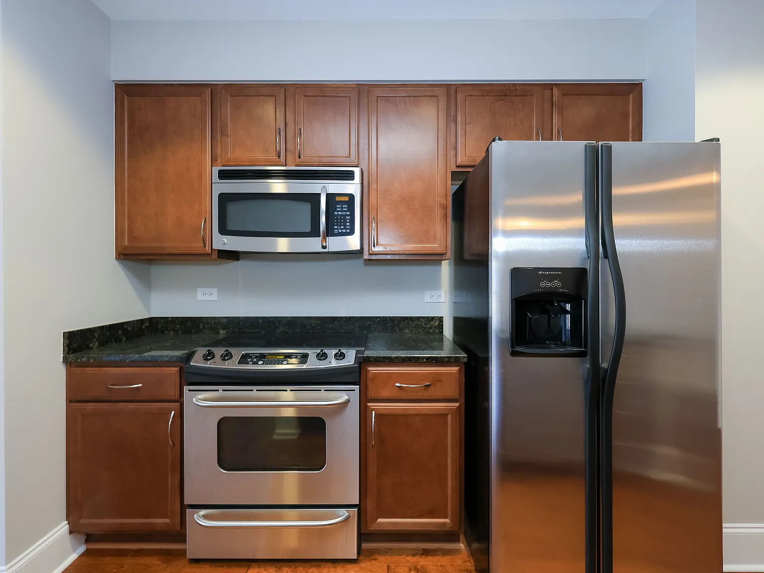 1 bed, 904 sqft, $1,795 — Photo 4