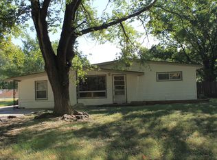 3404 N Waldron St, Hutchinson, KS 67502