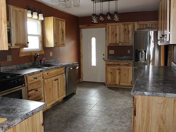 5th image of 50 Walnut Dr