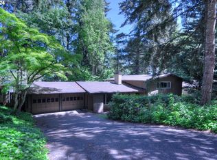 55 Coachman Dr, Eugene, OR 97405