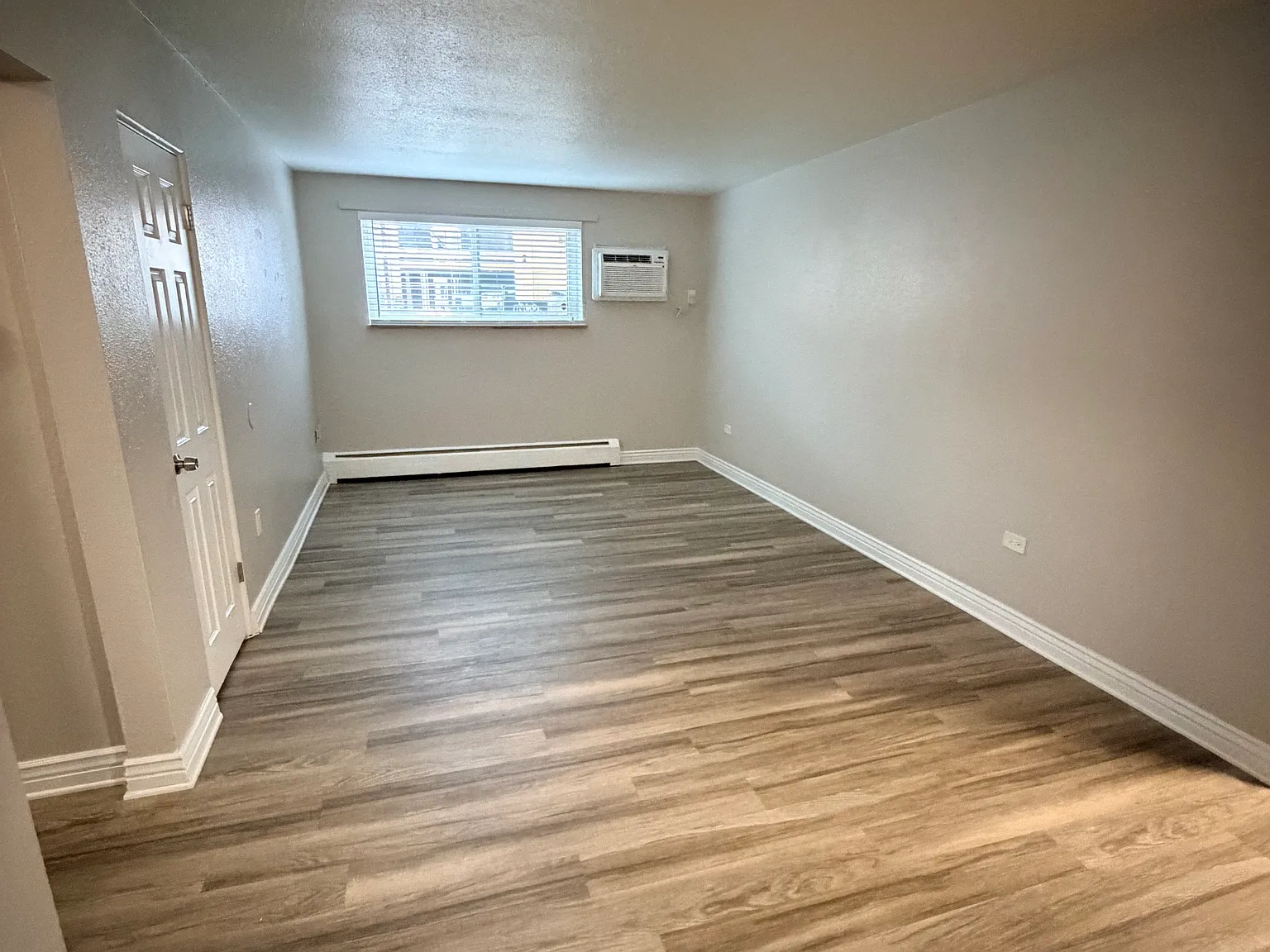 2 bed, 750 sqft, $1,440 — Photo 4
