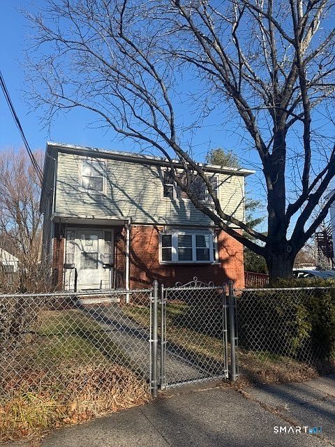 1st image of 60 Baggott St
