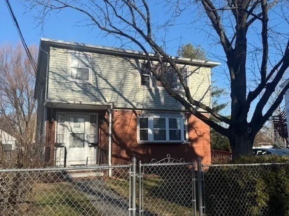 60 Baggott St, West Haven, CT 06516