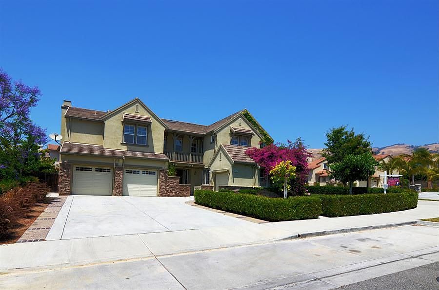 1st image of 3323 Kloetzel Ln