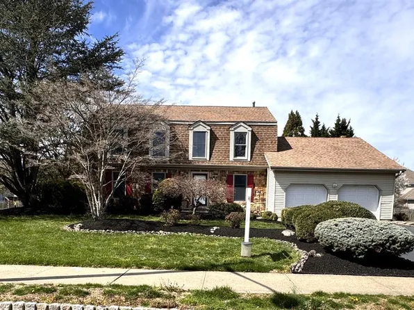 18 Madison Dr, Plainsboro, NJ 08536