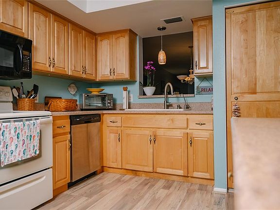 3rd image of 19029 Us Highway 19 N APT 20E