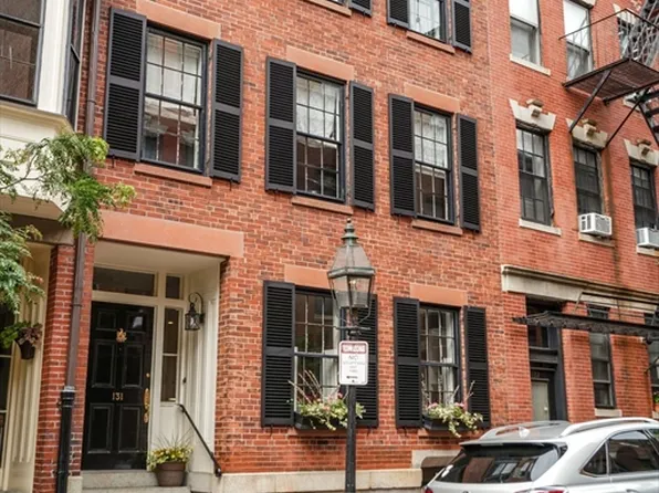 131 Myrtle St, Boston, MA 02114