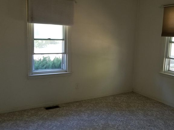 5th image of 416 N 6th St
