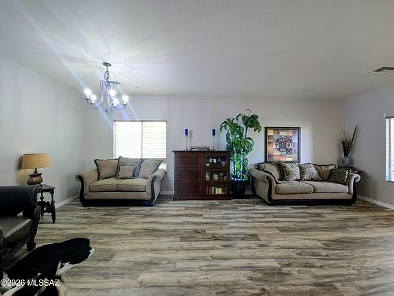 5th image of 107 W Calle Bayeta