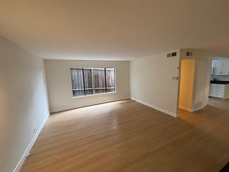 518 Fernleaf Ave #BACK — Photo 12