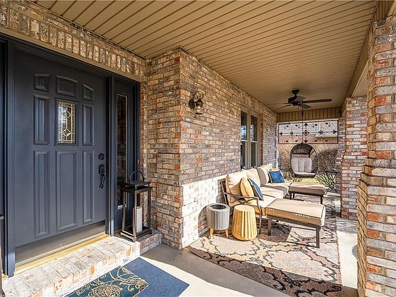 3rd image of 885 Copperfield Ln