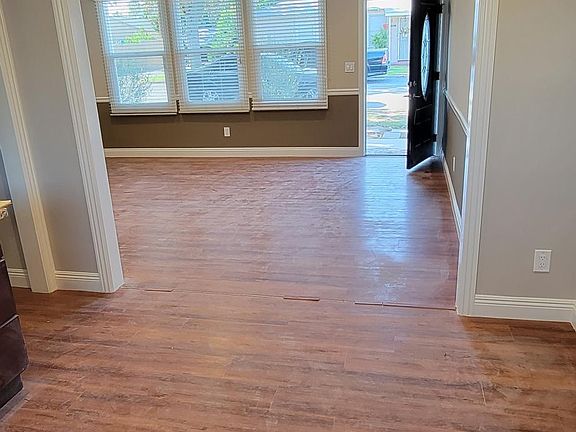 5th image of 10620 Lynrose St