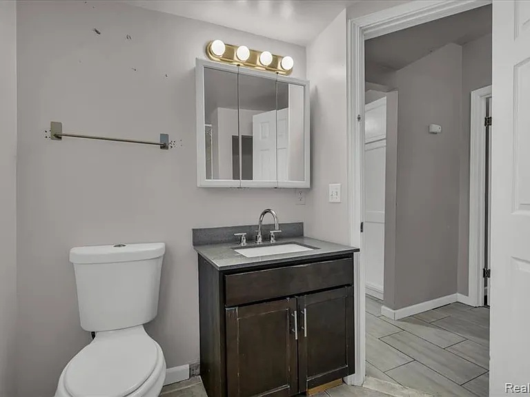 8268 Hudson Ave — Photo 11