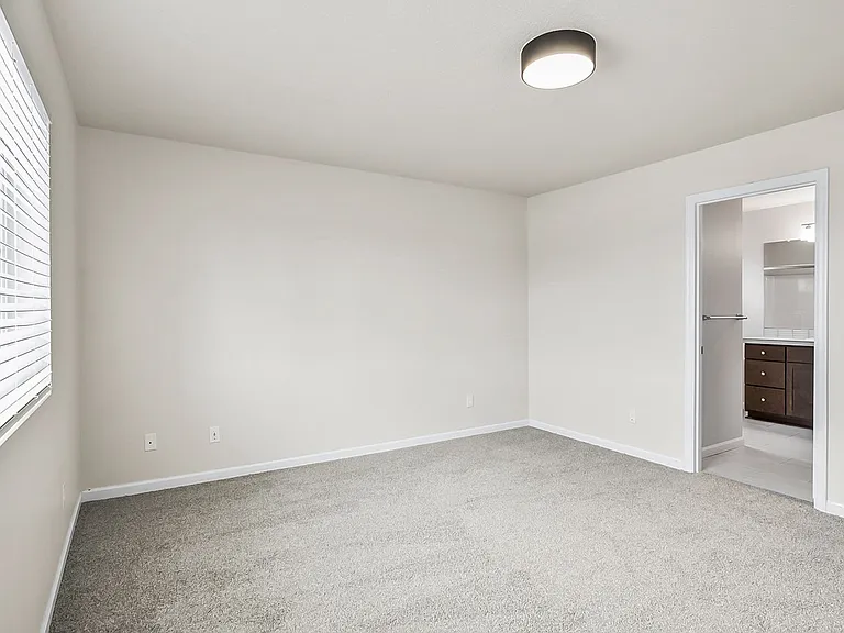 20519 SE Cameron Ave — Photo 9
