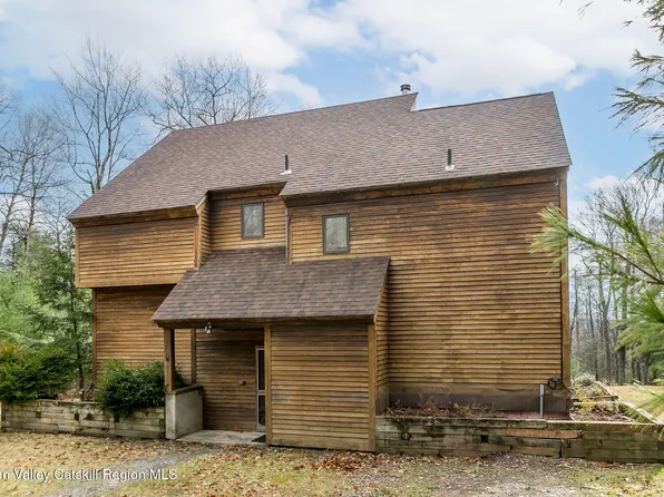 446 Abbey Road, Woodstock, NY 12498