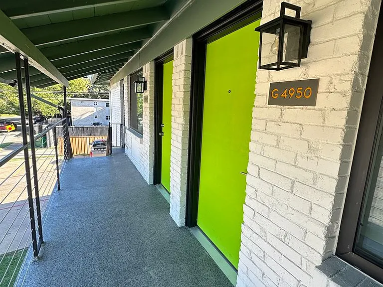 4948 Gaston Ave — Photo 3