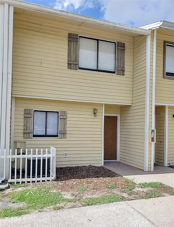 2 bed, 1.5 bath, 1032 sqft, $1,495 — Photo 1
