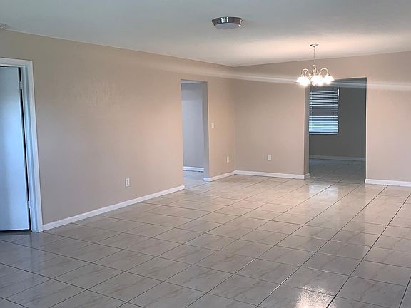 3rd image of 1321 SW 27th Pl
