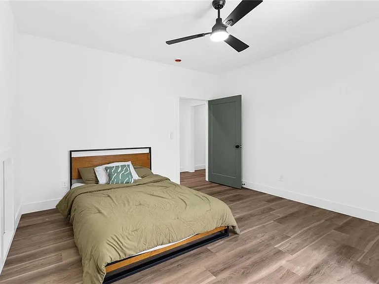 598 Formwalt St SW #B — Photo 30