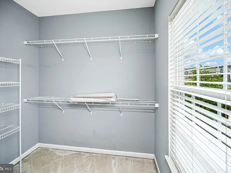 2515 Eastbourne Dr — Photo 22