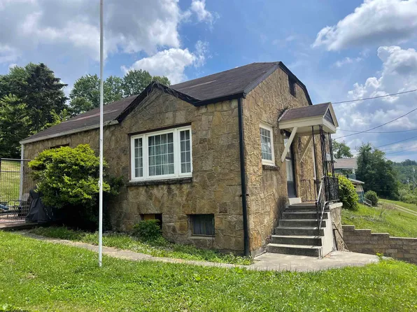 1211 Pleasant Valley Rd, Fairmont, WV 26554