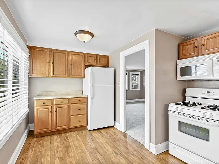 17316 Archdale Ave #3 — Photo 10