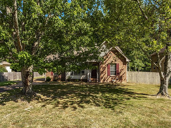 4th image of 302 Hunterwood Dr