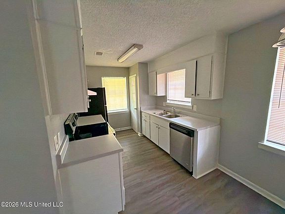 2nd image of 132 Cumberland Rd