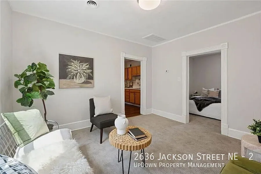 "Charming 2-Bedroom Upper Level Unit in Duplex with Gleaming Hardwood Floors in Vibrant NE Minnea... — Photo 3