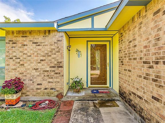 5th image of 808 Lawndale Dr