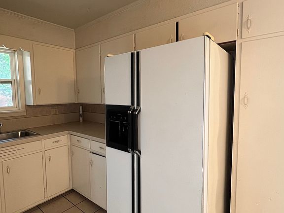 4th image of 517 N Lydia St