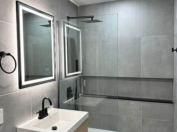 5th image of 35-39 Leverich St #1