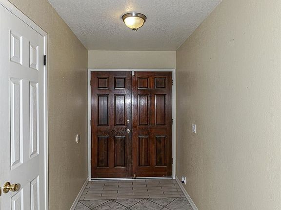 5th image of 3177 Scott Dr