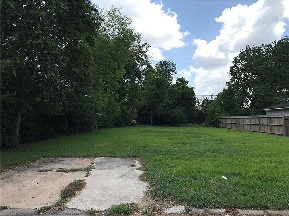 4th image of 6219 Sherwood Dr