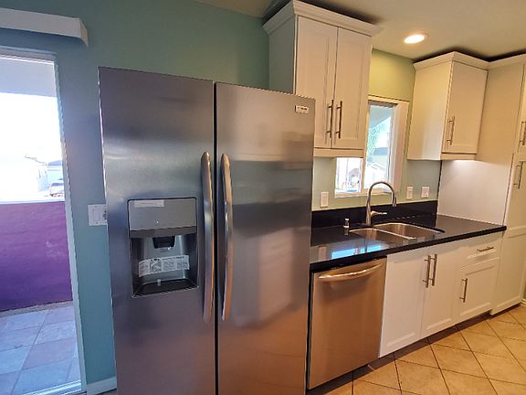 5th image of 4246 Van Dyke Ave APT 7