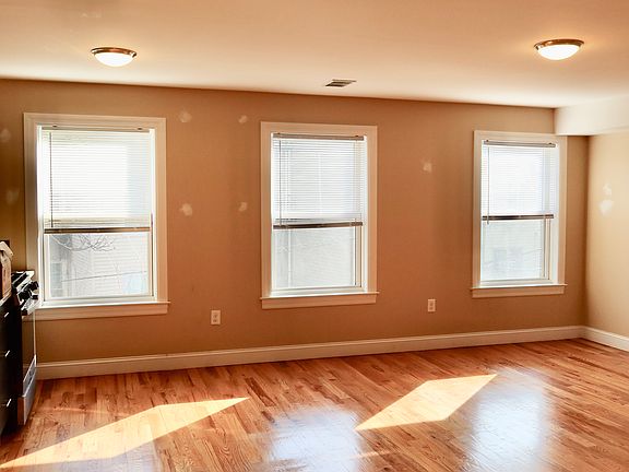 4th image of 11 Wayne St Floor 2