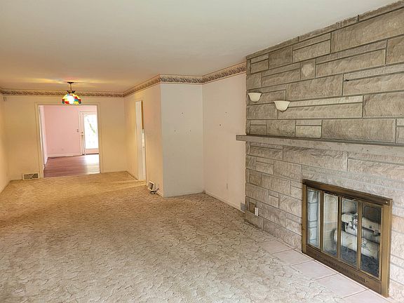 3rd image of 2505 Wabash Ave