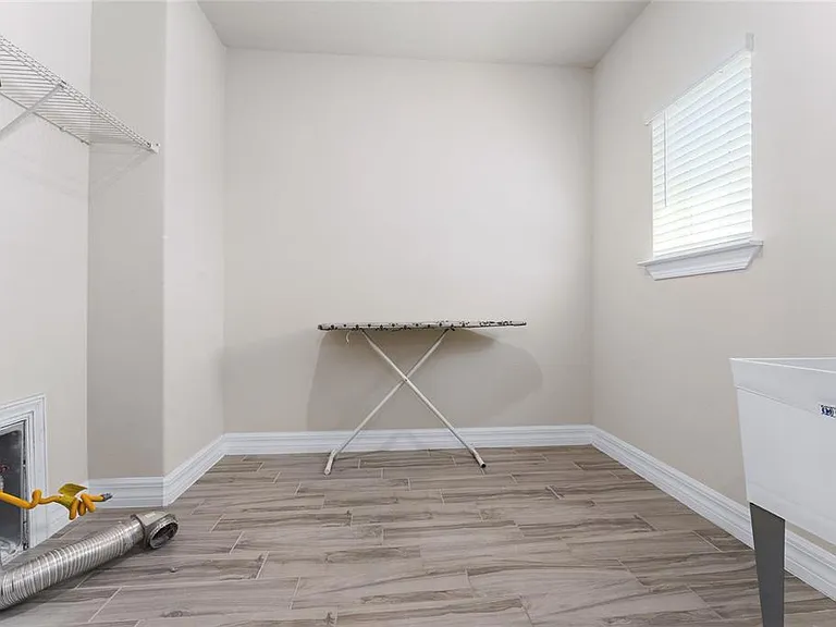 9242 Hanging Vine Ct — Photo 38