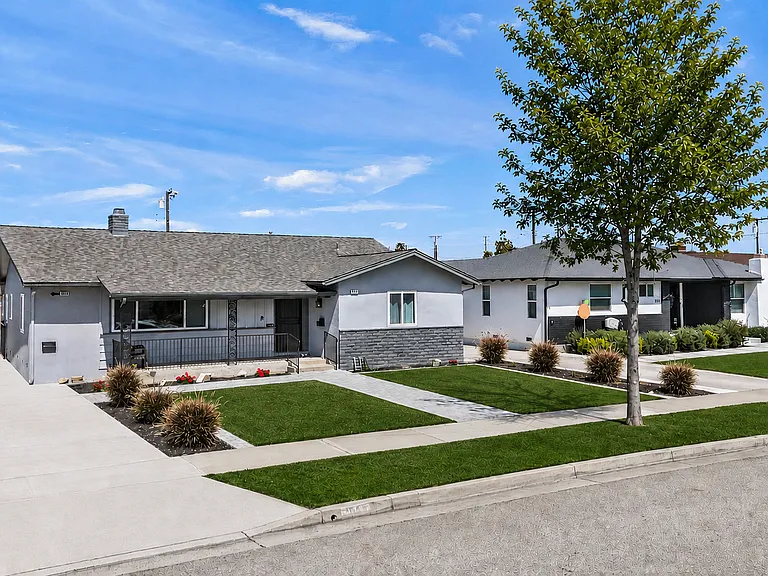 1511 E Orange Grove Ave — Photo 1